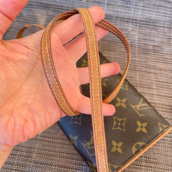 Authentic Louis Vuitton Twin GM - Picture 10 of 16